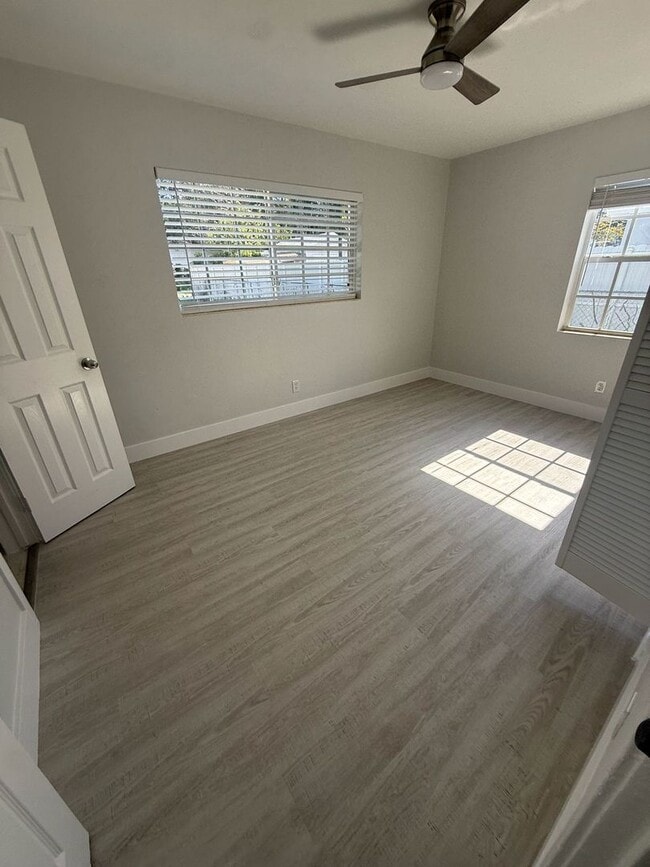 Building Photo - Renovated 4/3 Home ready to move in!