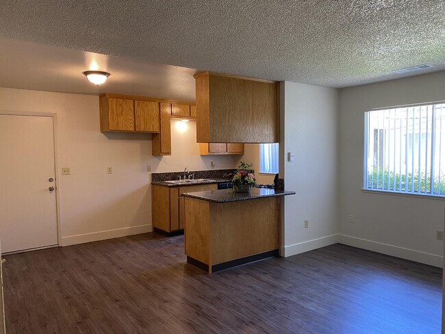 Building Photo - 3000 Jade Way