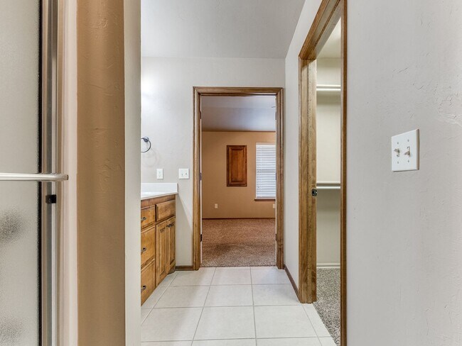 Building Photo - 2409 Kyle Robert Ln