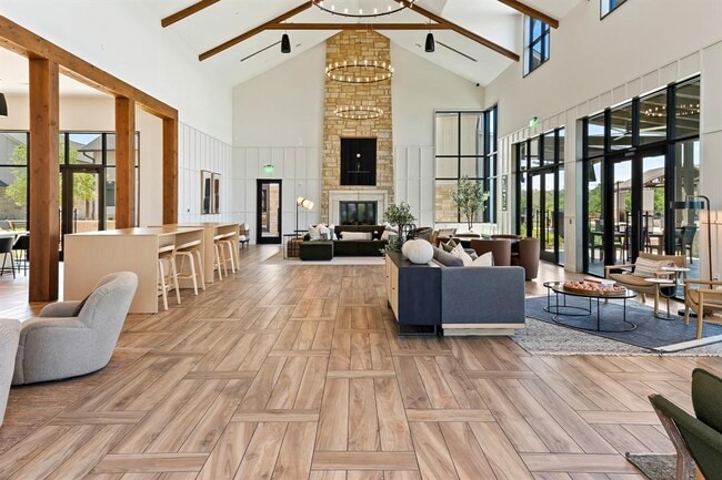 Building Photo - 523 Hallwood Dr