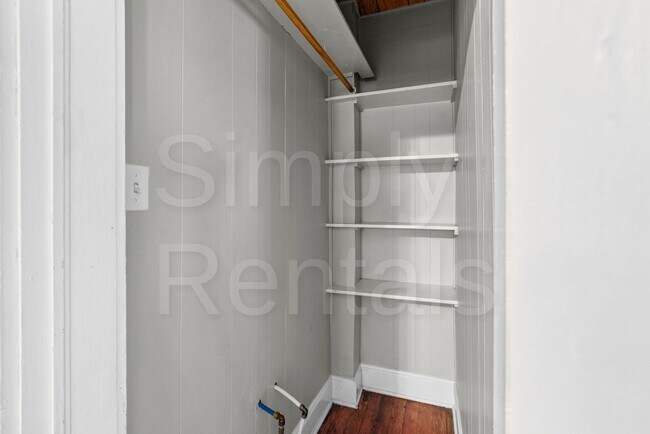 Building Photo - 1410 Sycamore St