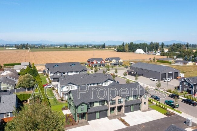 Building Photo - 2205 DeJong Dr