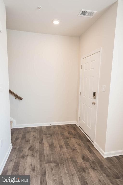 Building Photo - 417 Creekbed Cir