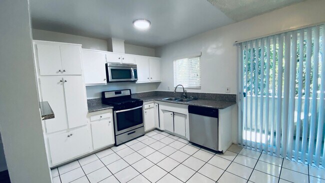 Interior Photo - 271 Parke St