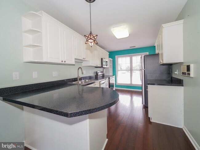 Building Photo - 9 Owens Landing Ct