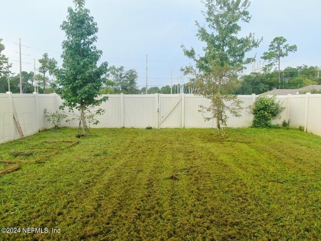 Building Photo - 86013 Club Car Pl