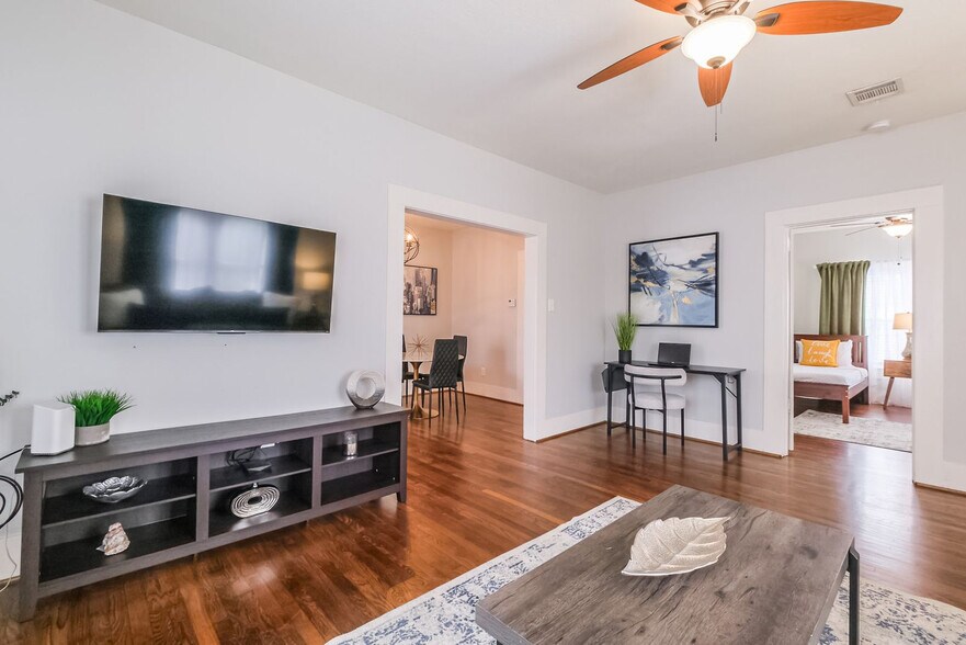 Building Photo - 207 Lindale St