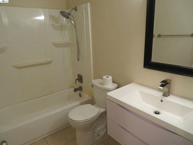 Building Photo - 1731 Ellis St