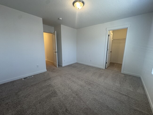 Building Photo - 1400 S 29th Blvd