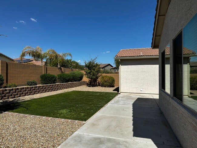 Building Photo - 4 BD + DEN IN CORTESSA IN WADDELL