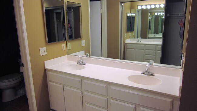 Building Photo - RANCHO BERNARDO - 2 BR RANCH BERNARDO CONDO WITH BEAUTIFUL VIEWS & RESORT STYLE AMENITIES