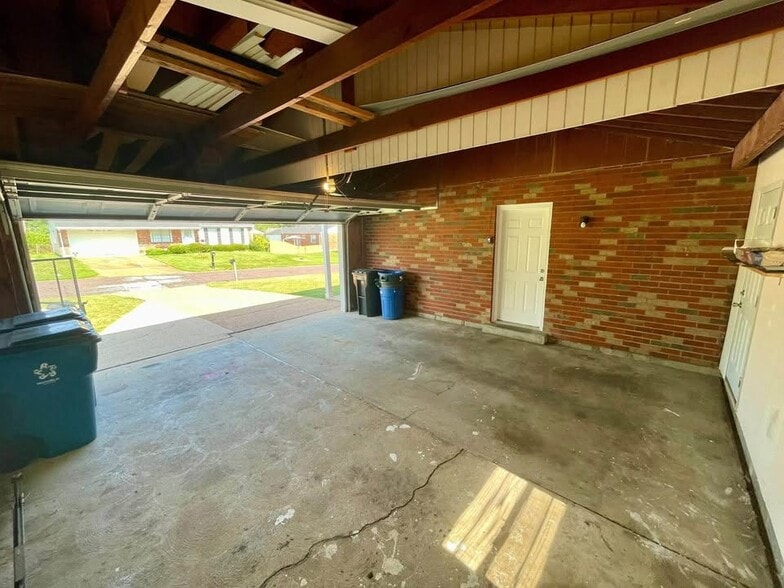 Building Photo - 5307 Crestside Ln