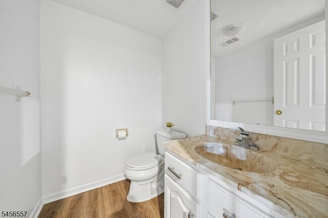 Building Photo - 22 Northbridge Pl
