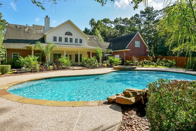 Building Photo - 10819 Lake Windcrest Blvd