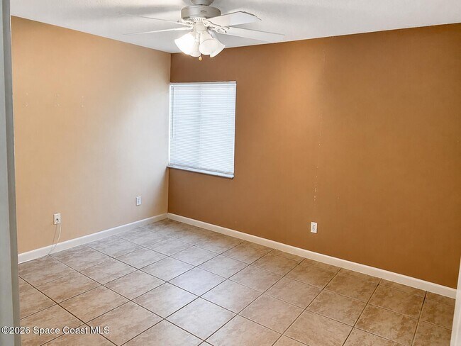 Building Photo - 800 N Fiske Blvd