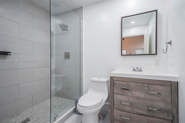 Building Photo - 870 NE 82nd St