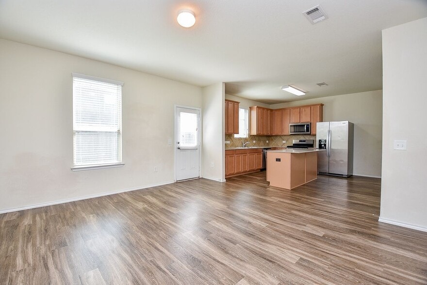 Building Photo - 4407 Champions Landing Dr