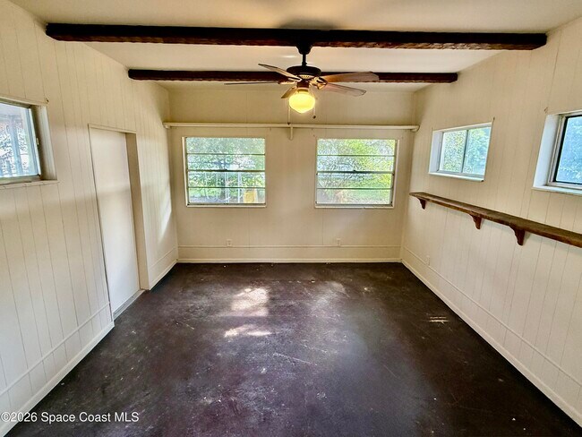 Building Photo - 1112 Northview Dr