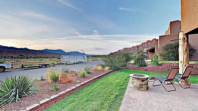 Building Photo - 3374 S Village Loop