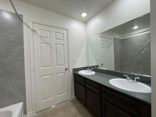 Building Photo - 2317 Zanoletti Ct