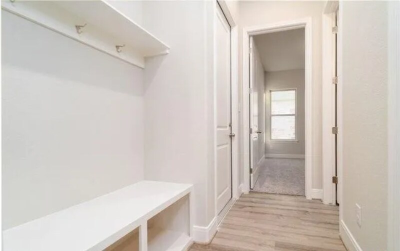 Building Photo - 105 Giverny