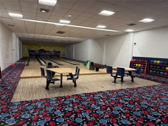 Building Photo - 16521 Blatt Blvd