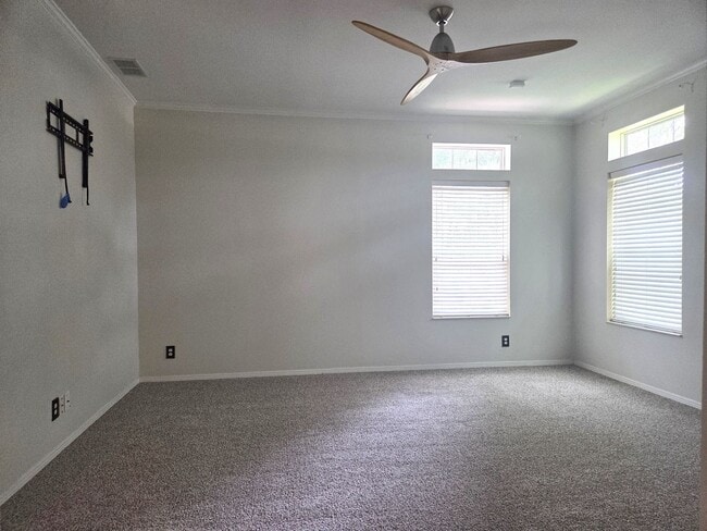 Building Photo - Charming 3/2 Bungalow