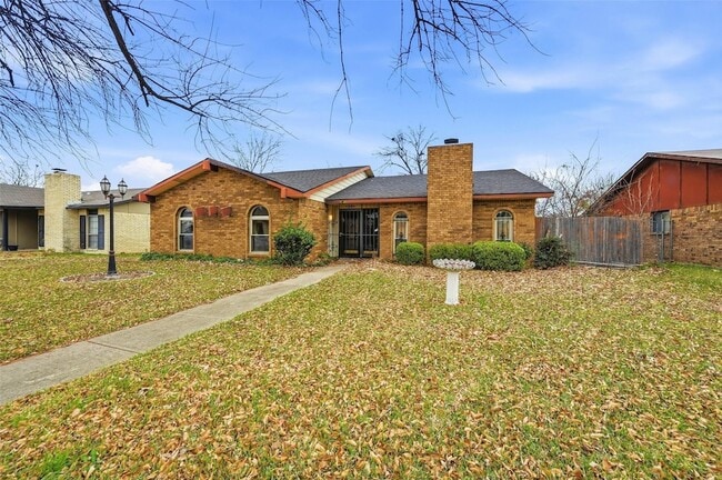 Building Photo - 2102 Lewis Trail