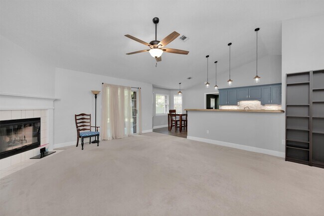 Building Photo - 2642 Barefoot Creek Cir