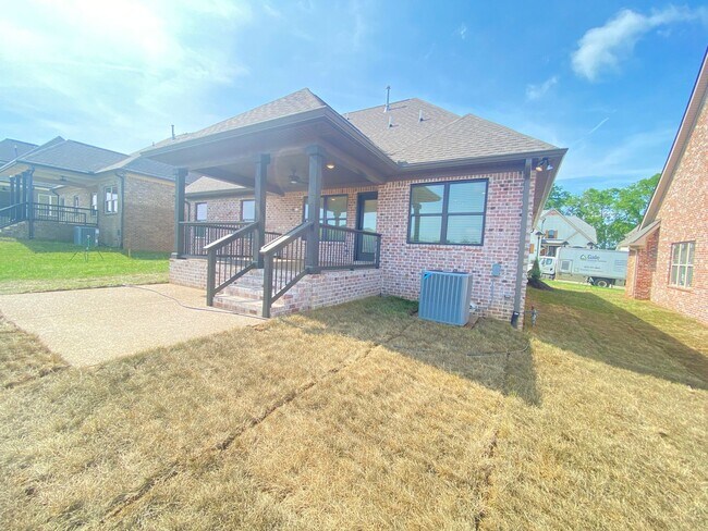 Building Photo - For Lease - 3BR, 2.5BA, 2300sqft home (Gallatin)