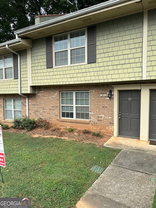 Building Photo - 35 Villa Ct SE