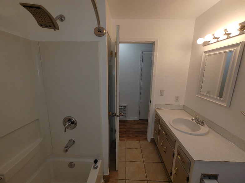 Building Photo - 1918-1918 N 14th St