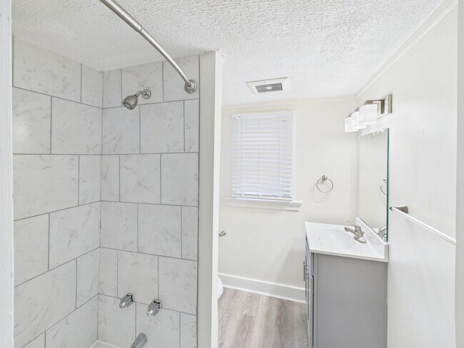 Building Photo - 1917 Boston Ave