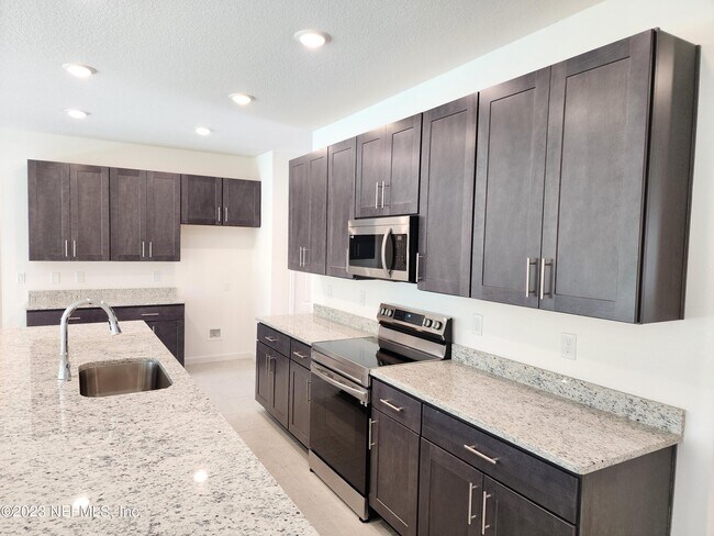 Building Photo - 3256 Crocus Ln
