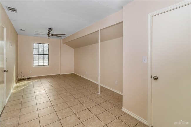 Building Photo - 21 E Saenz Ave