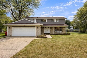 Building Photo - Spacious 4-Bedroom Minutes from Birmingham