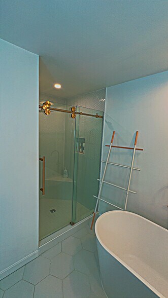 Master Bathroom - 22 Linwood St