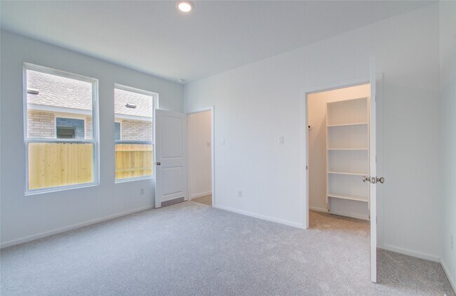 Building Photo - 26514 Foxtail Fern Dr