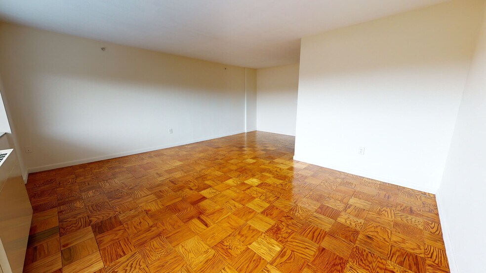 Building Photo - 75 Monmouth St