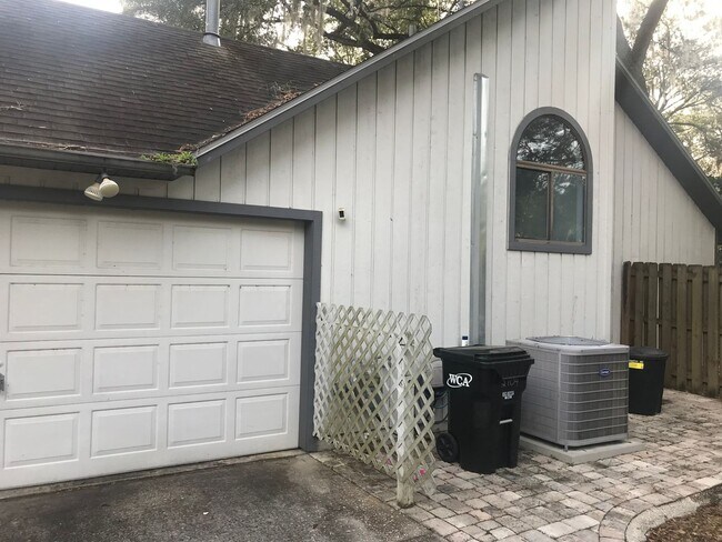 Building Photo - Beautifully Renovated Home in The Reserve!