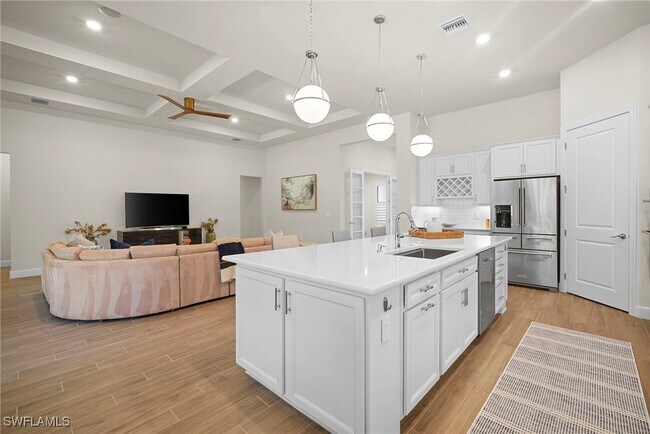 Building Photo - 9774 Everglades Dr