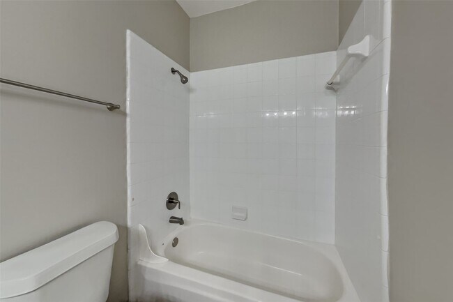 Building Photo - 2922 Maple Bend Dr