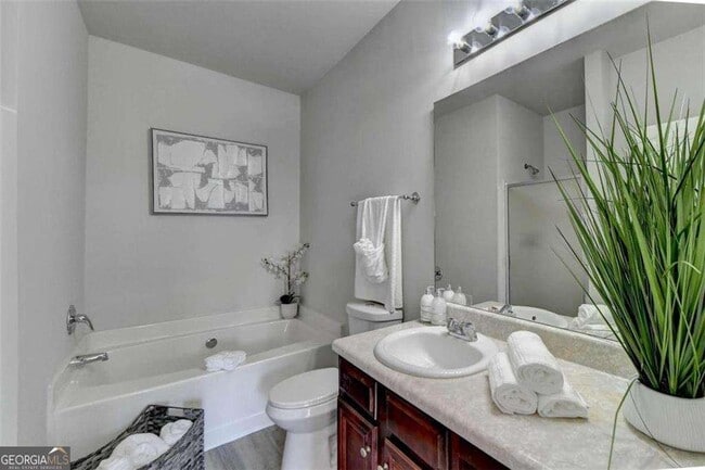 Building Photo - 4605 Blue Iris Way