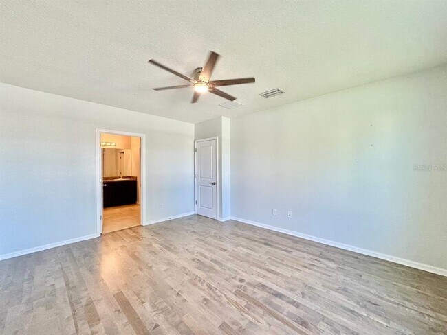 Building Photo - 35743 Hillbrook Ave