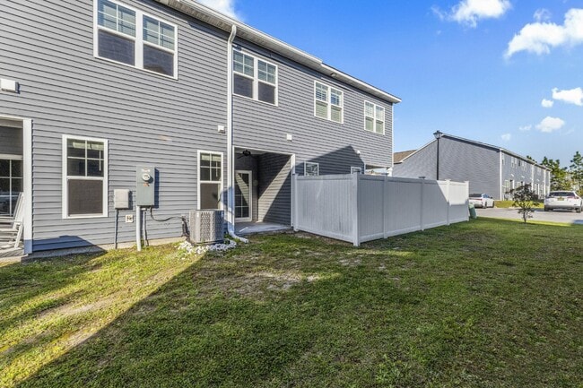 Building Photo - Stonebay Townhome