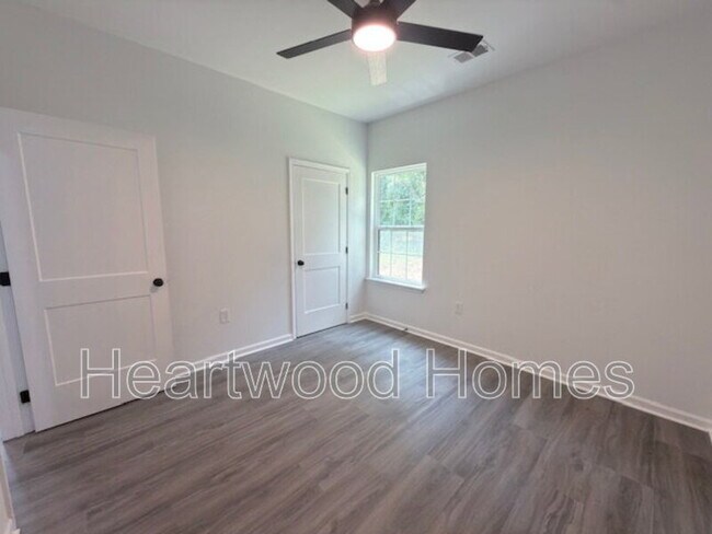 Building Photo - 212 Lincolnshire Blvd