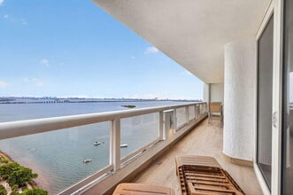 Building Photo - 1717 N Bayshore Dr
