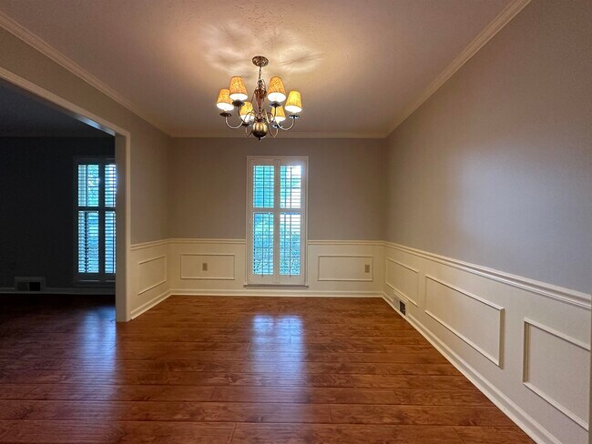 Building Photo - 1531 Cordova Rd