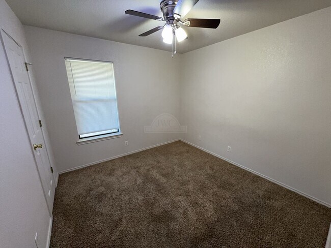 Building Photo - 913 McDaniel Cir