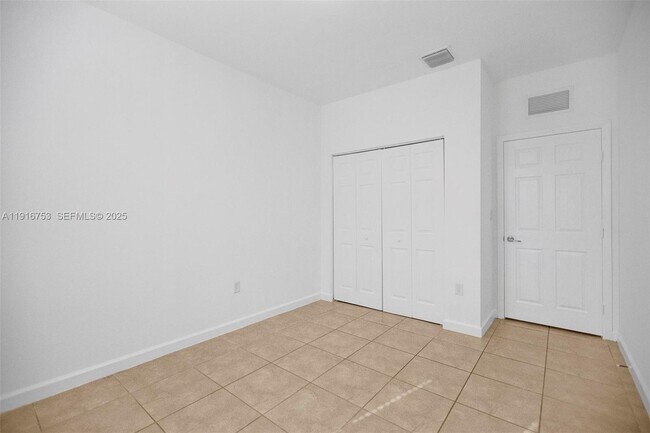 Building Photo - 3504 W 94th St